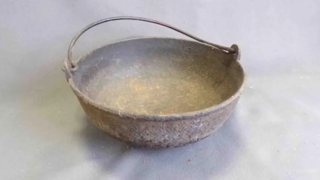 Antique Cast-Iron Scotch Open Stewing Pot w/Handle