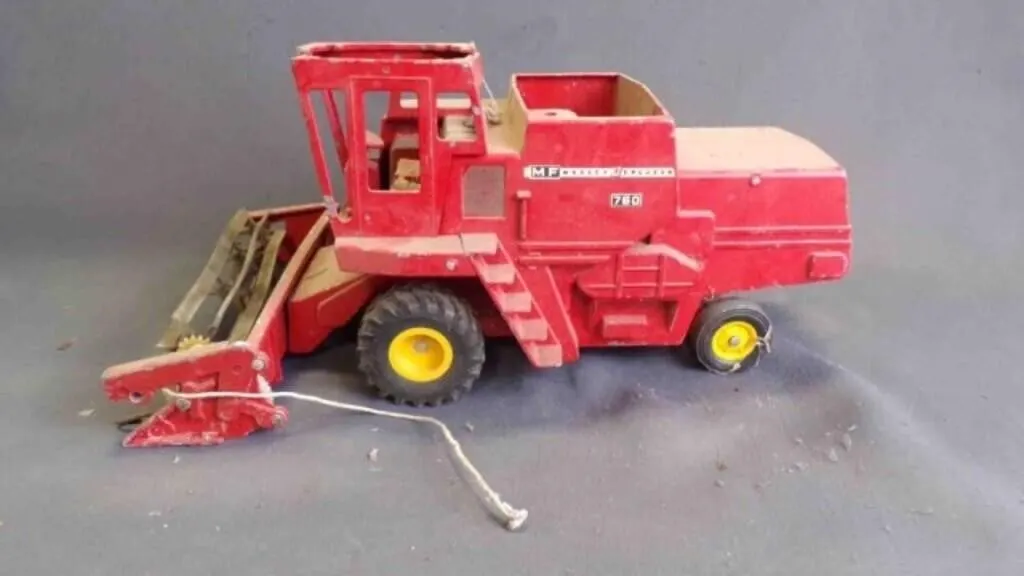 Vintage 1973 ERTL Massey Ferguson 760 Harvester