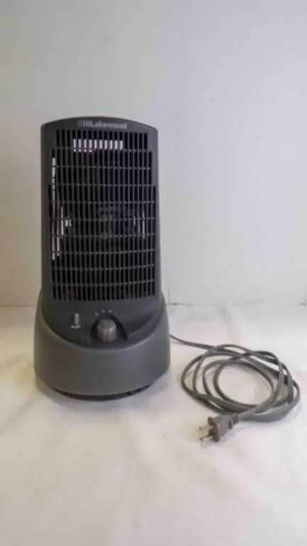 Lakewood 3-Speed Oscillating Mini Tower Fan