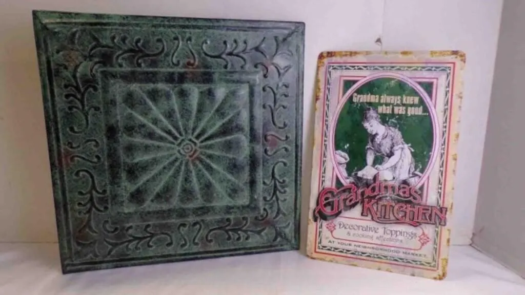Distressed Embossed Metal Tin Wall Hanging D�cor