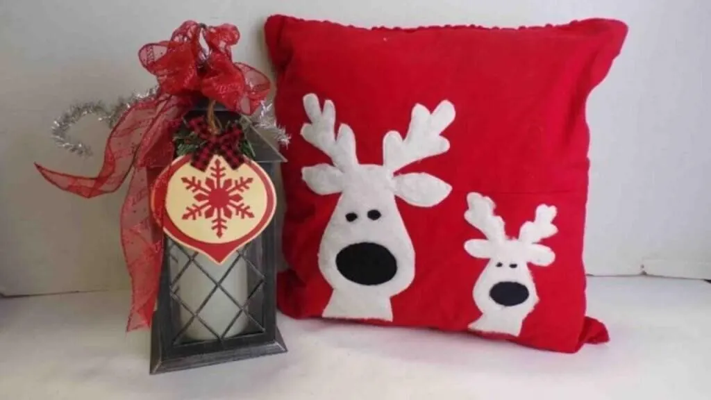 2 Festive Themed X-Mas Throw Pillow & Lantern
