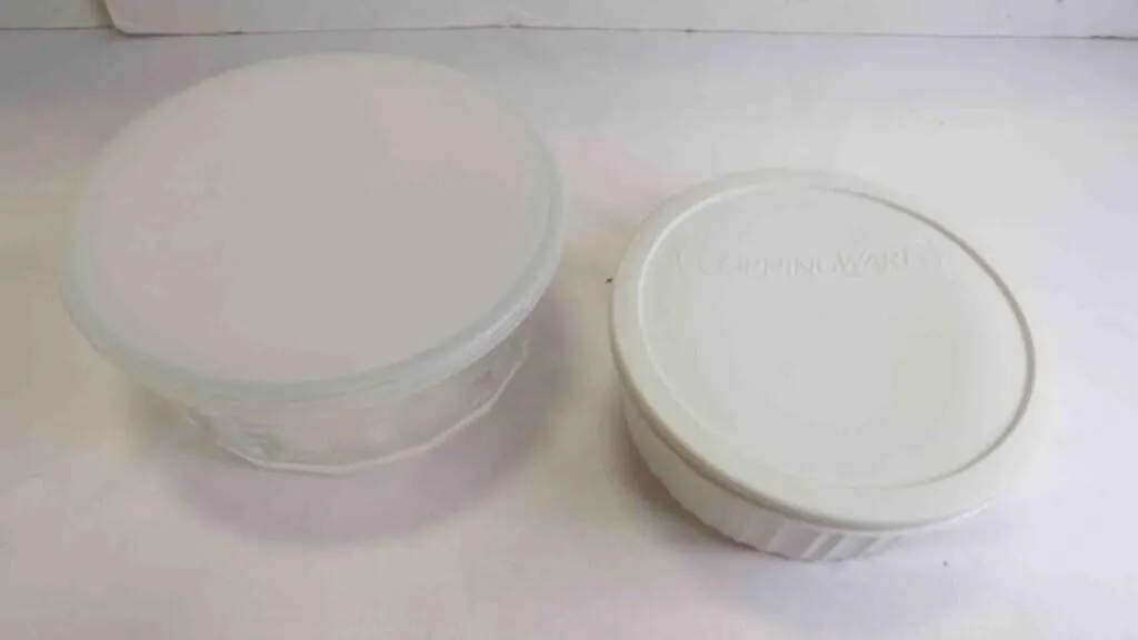 Ceramic 7 7/8" & Glass 9" Casserole Dishes w/Lids