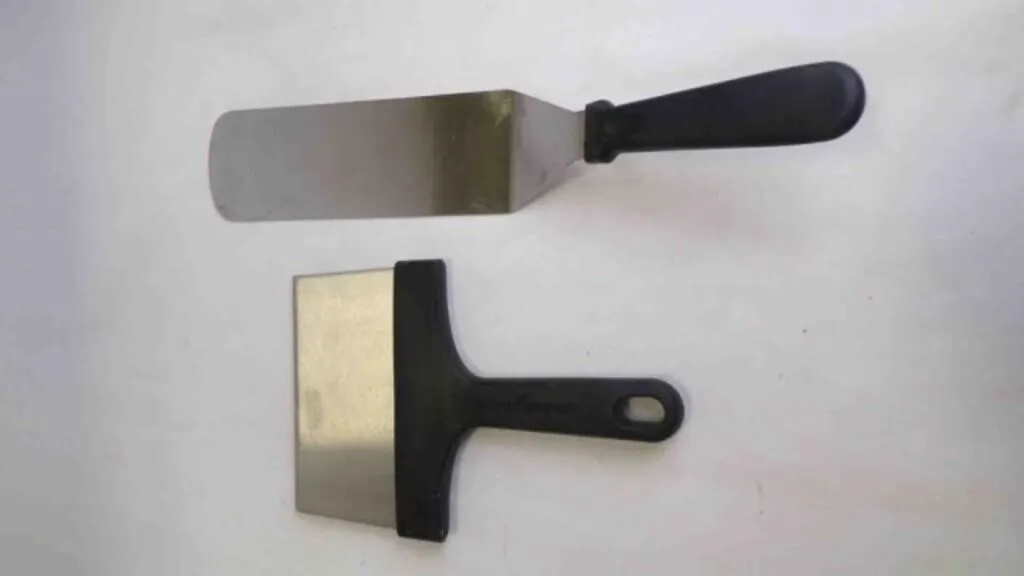 2 Kitchen Utensils - Spatula & Griddle Scraper