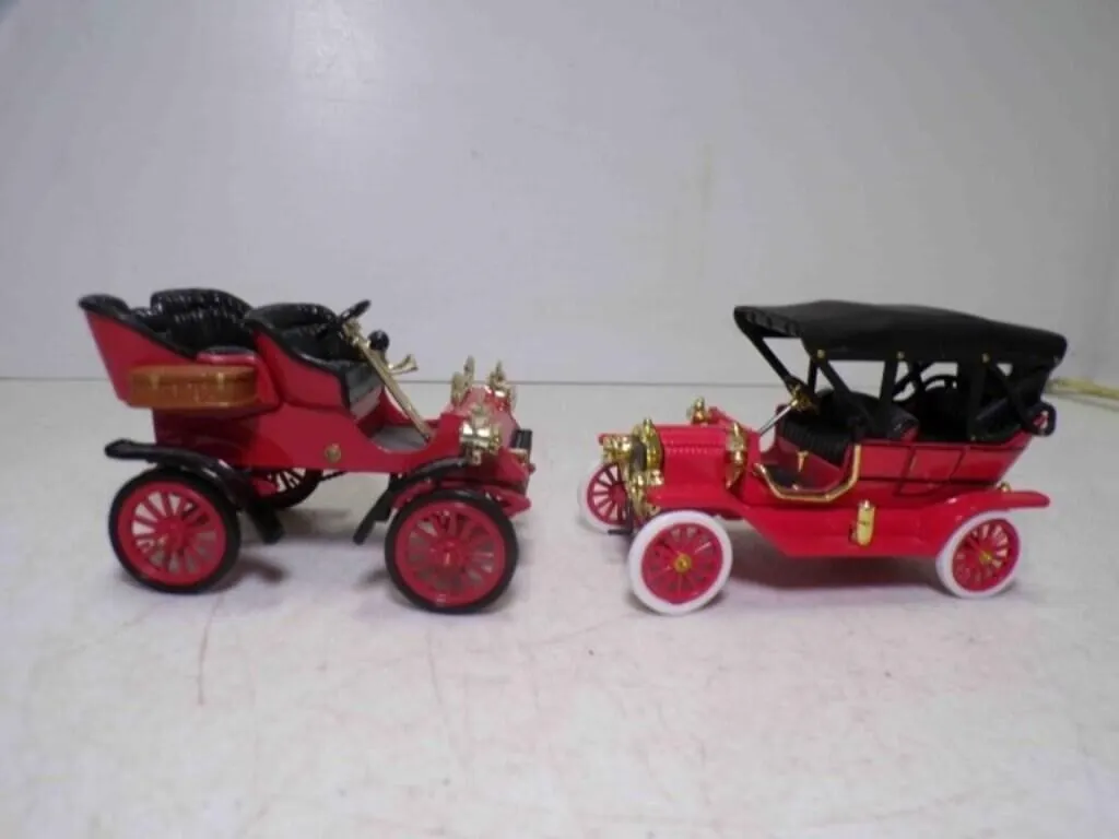 Die Cast Replica 1903 Ford Model A Tonneau & Die