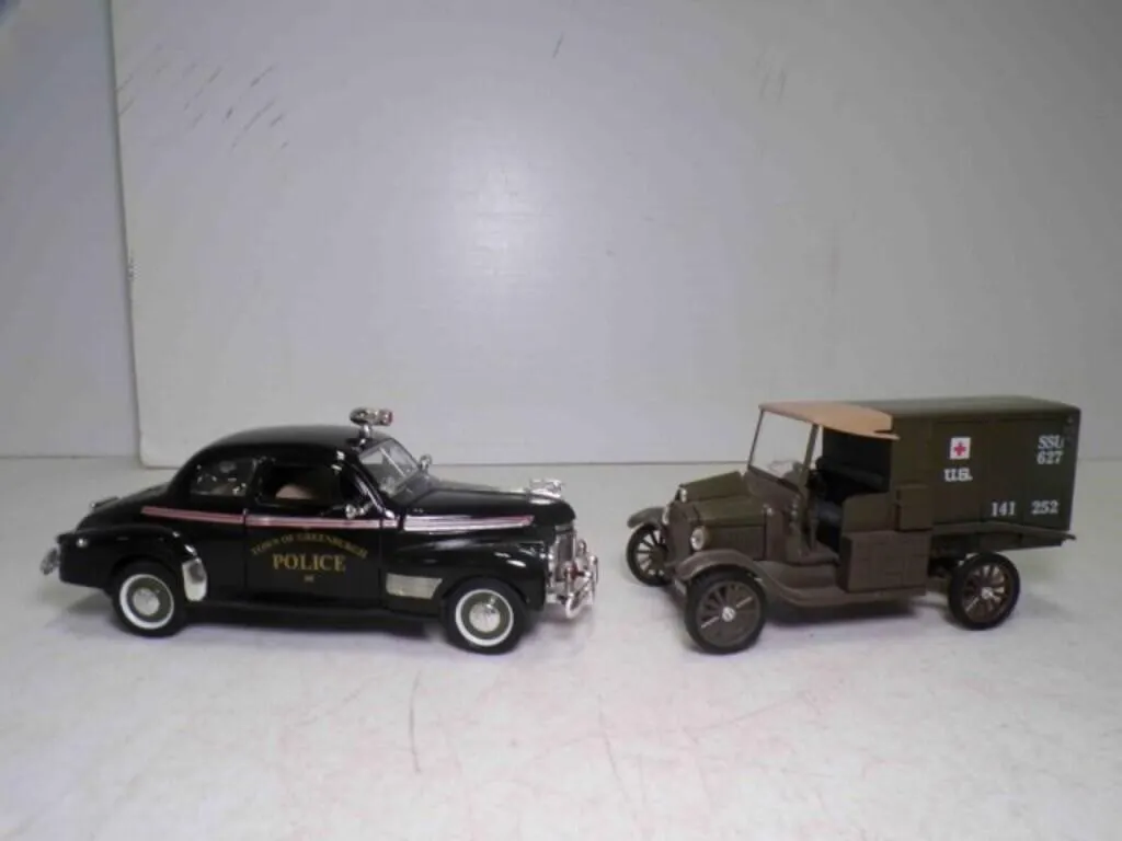 Die Cast Replica 1941 Chevrolet Deluxe Town of