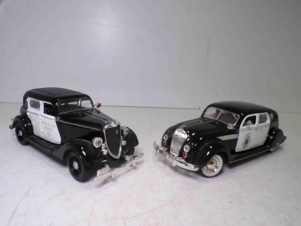 Die Cast Replica 1934 Ford Deluxe Fordor State