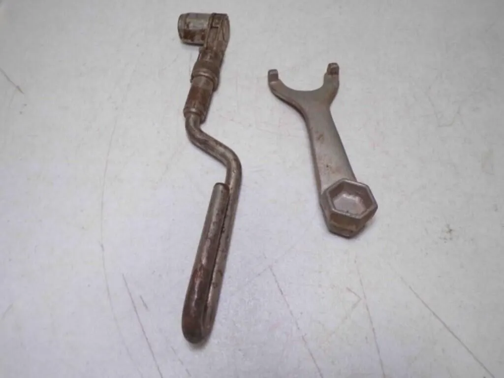Ratcheting Offset Socket Wrench aka Ford Model T
