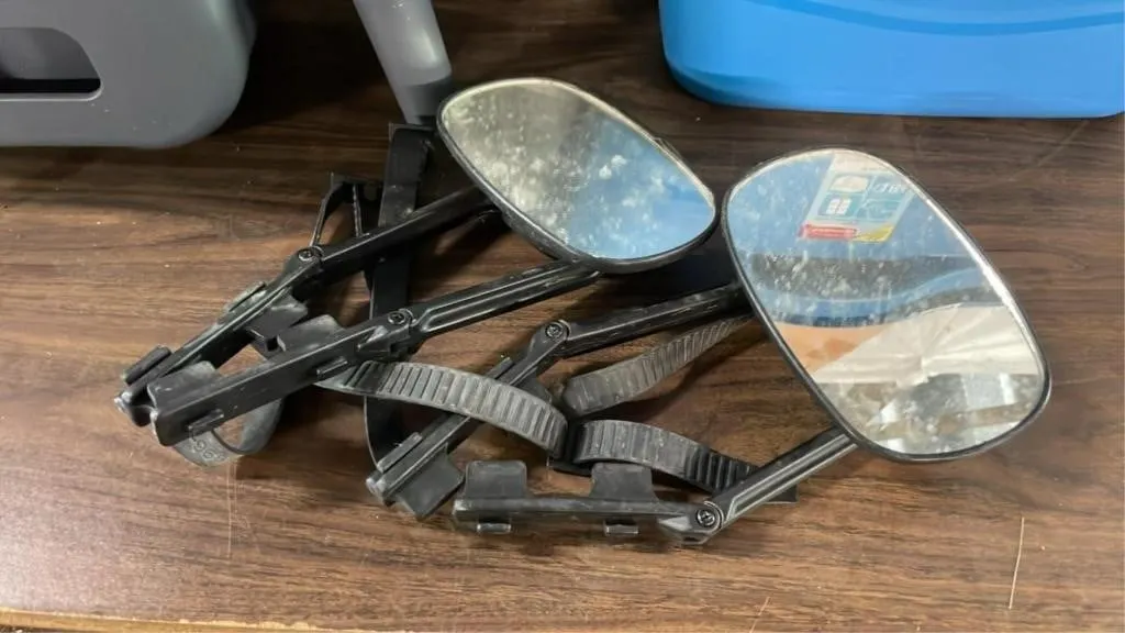 Pair of tow mirror extensors