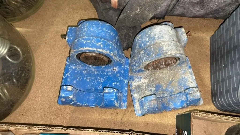 2 unknown tools/hardware