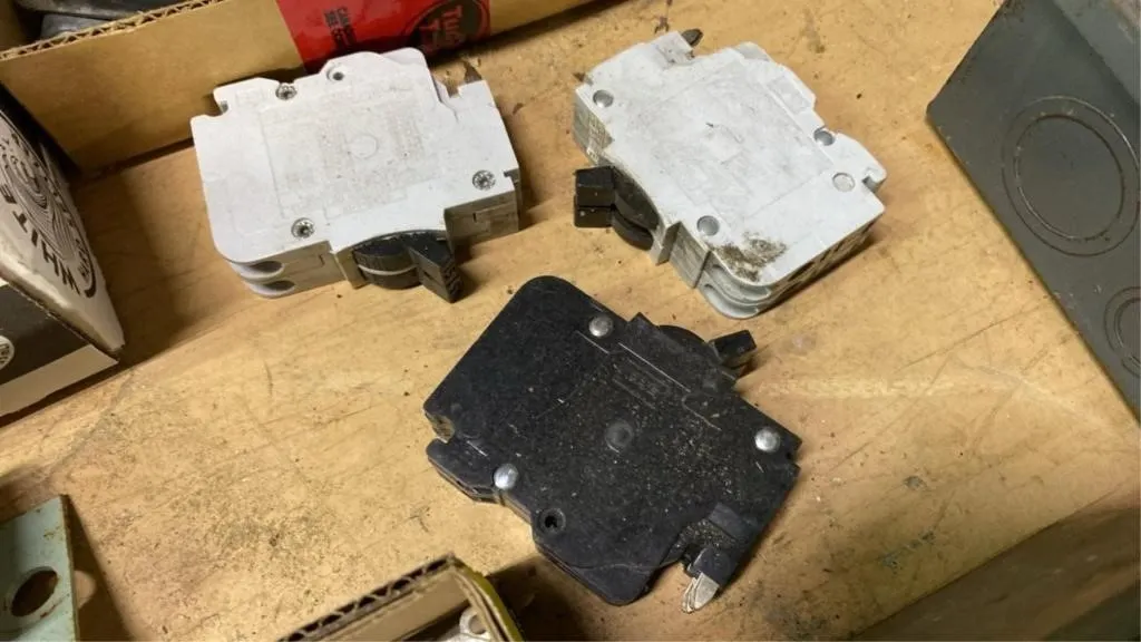 3 double pole plug in circuit breakers