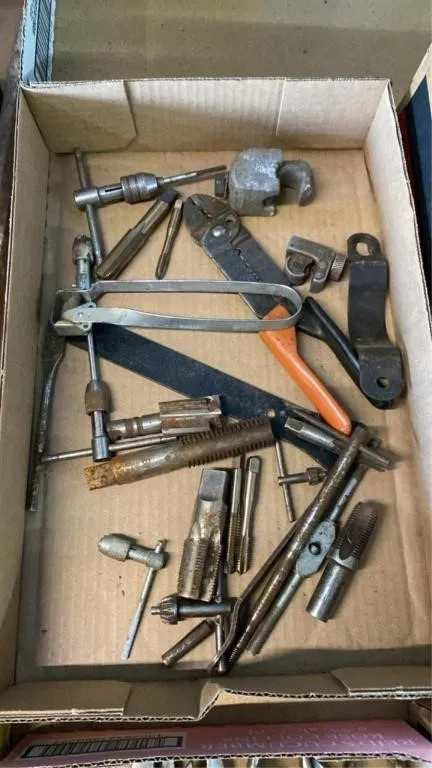 Tap and die tool set pieces