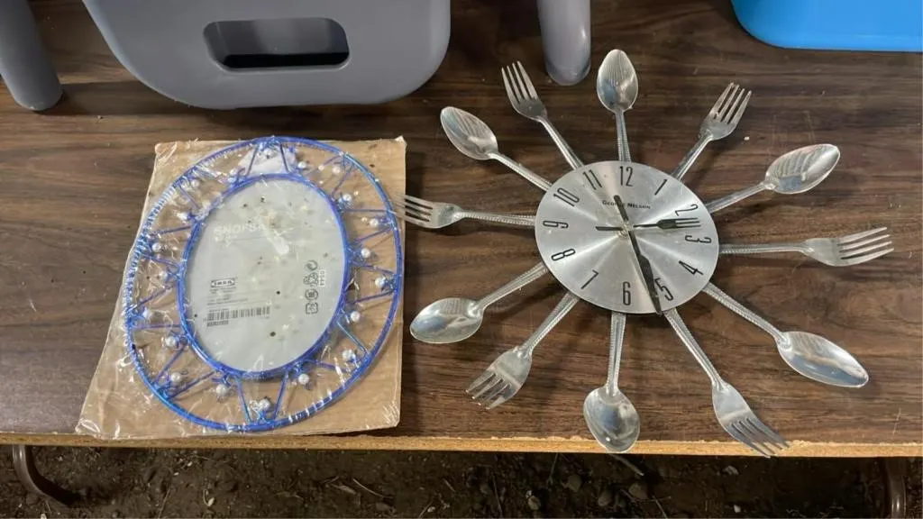 Utensil clock and small picture frame