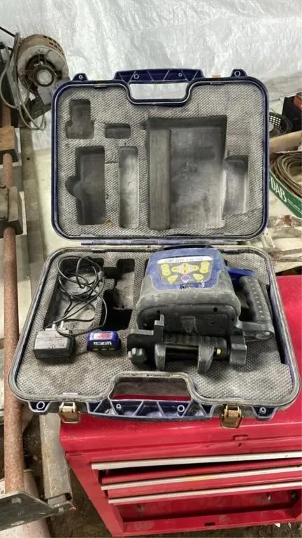 Self levelling rotary laser level