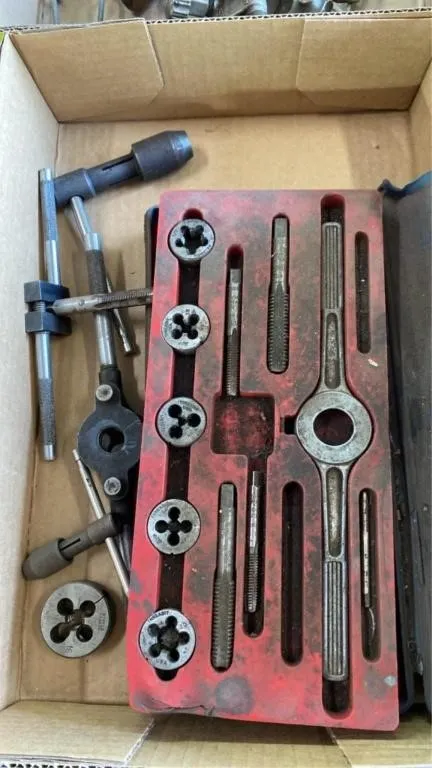 Tap and die set