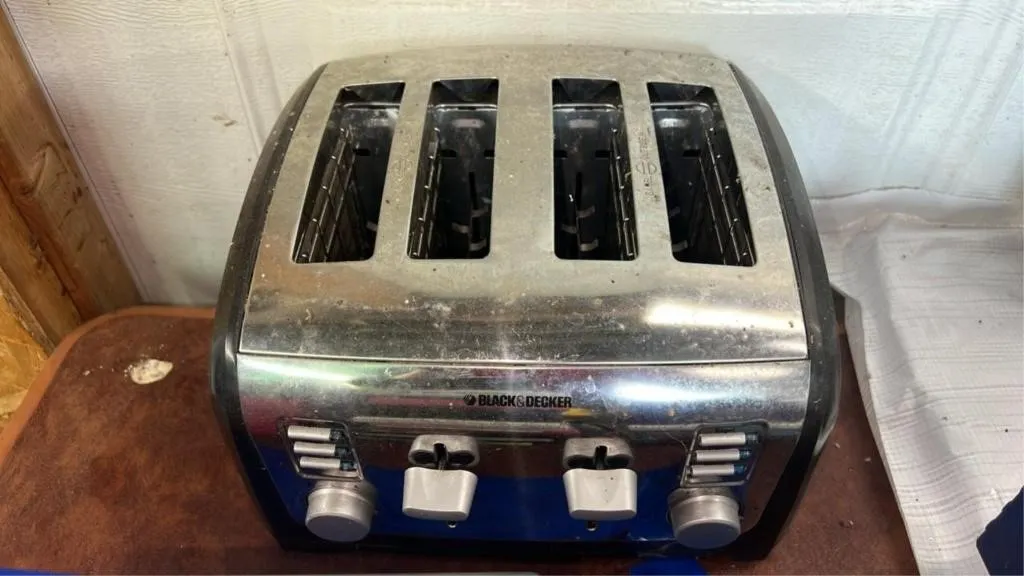Black&Decker toaster - as is