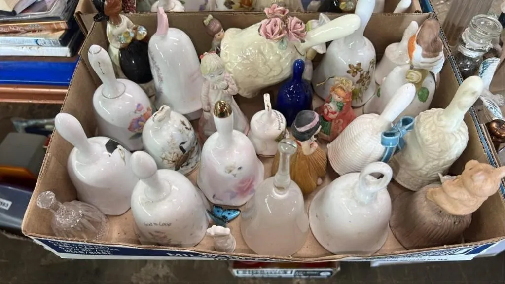 Flat of dinner bells
