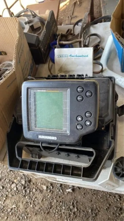 Vintage Hummingbird wide 100 marine fish finder