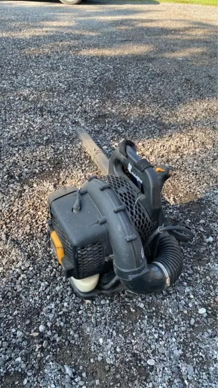 Poulan Pro backpack blower - PR48BT
