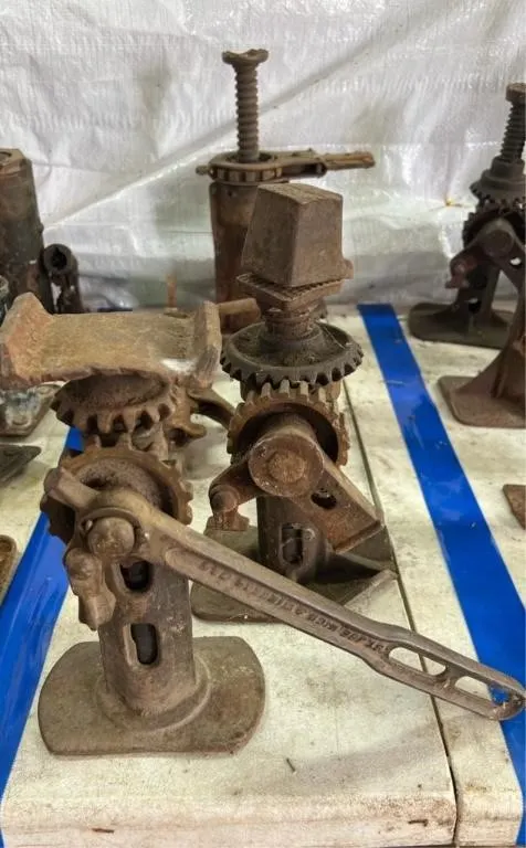 Antique screw jack