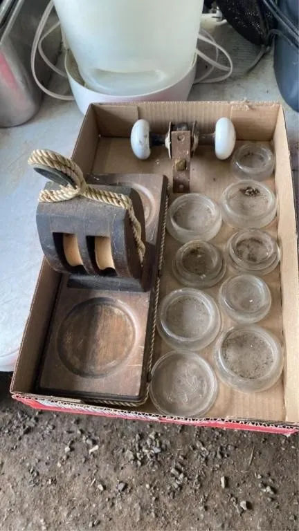 Wooden pulley block holder and glass ash trays