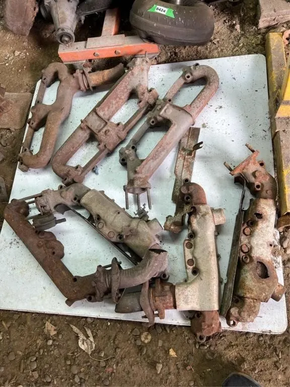 Chevy exhaust manifolds