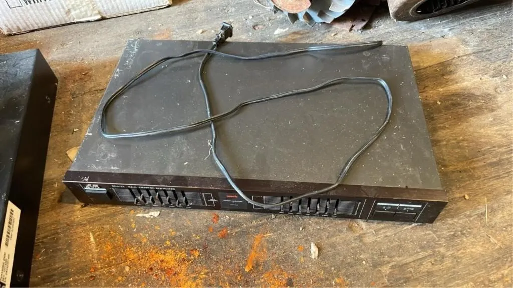 Vintage JVC SEA-22 graphic equalizer