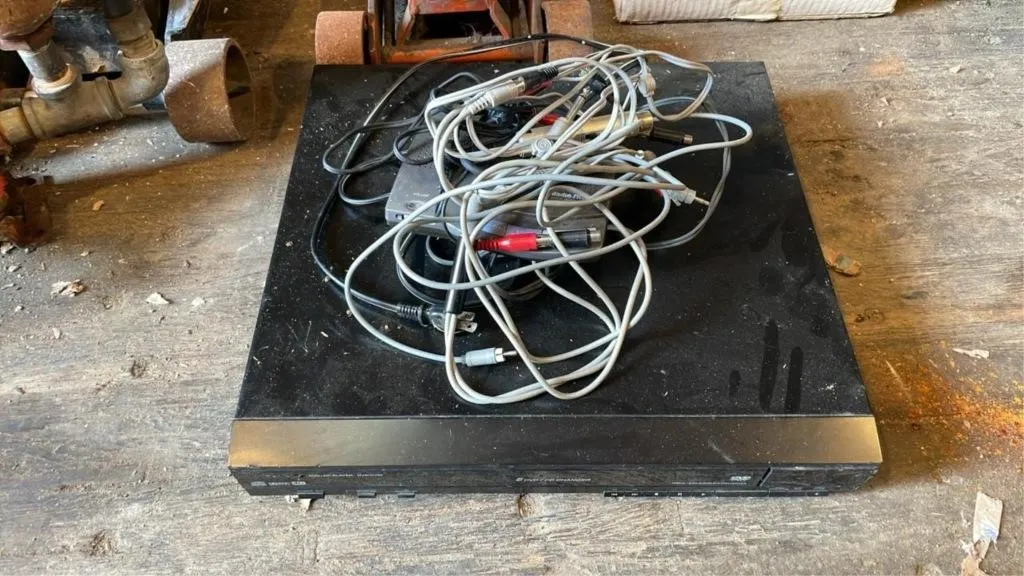 Vintage DVD/CD player
