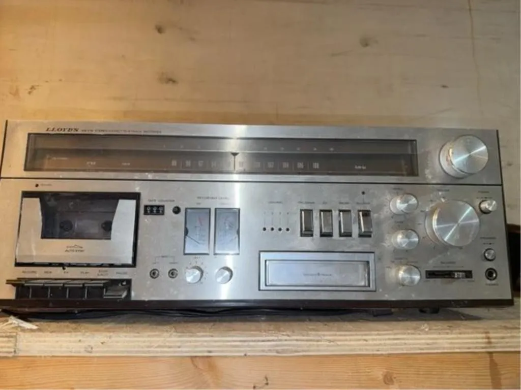 20� Lloyds stereo cassette player