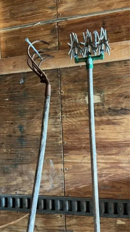 2 garden cultivators