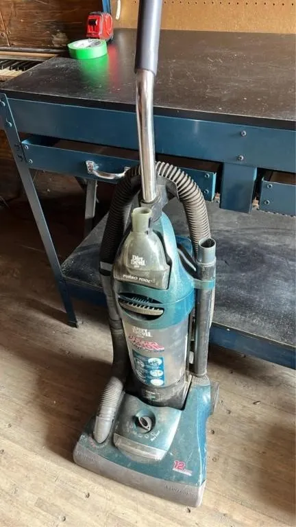 Dirt devil vacuum - as is
