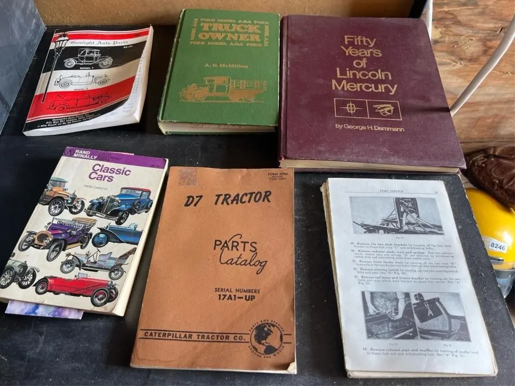 Vintage vehicle guides/books