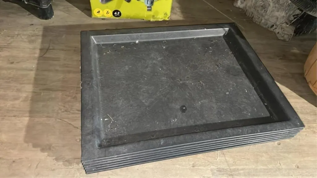 6 24x19.5in plastic trays