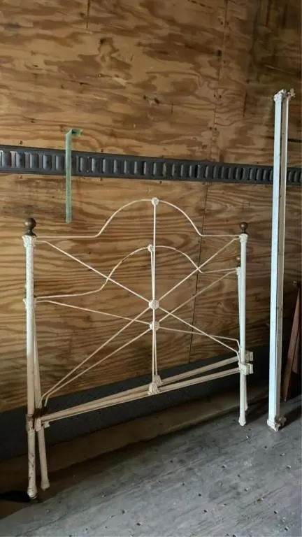 Bed frame - metal, vintage style