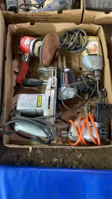 Assorted power tools