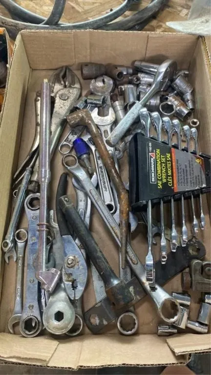 Wrenches, pliers and sockets