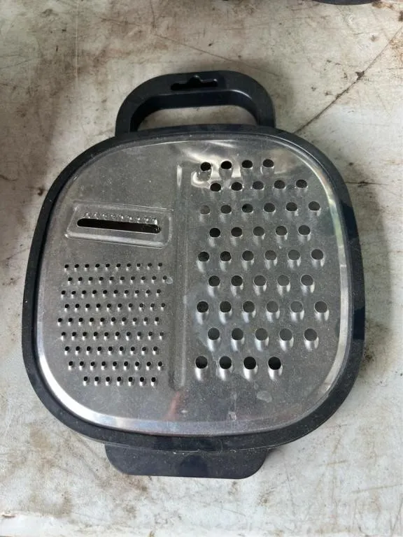 Cheese grater lid - missing container