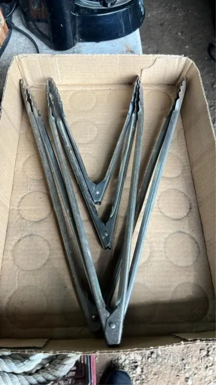 Flat of tongs