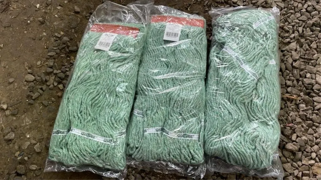 3 Globe mop heads