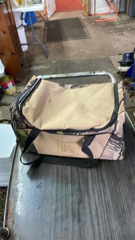13x8x8in camo lunch bag
