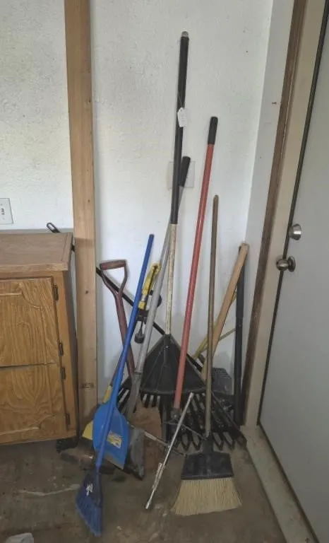 Lot of Garden Tools: Brooms, Rakes, Shovel, etc