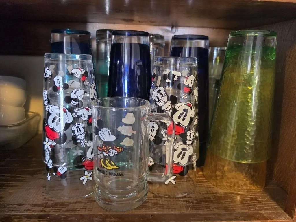 Mickey Mouse Glasses & Farberware Knife Set