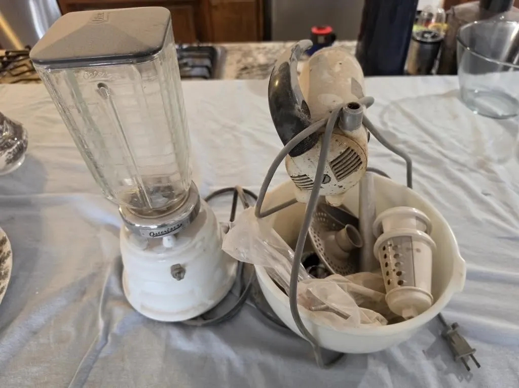 Osterizer Blender & Mixer Set