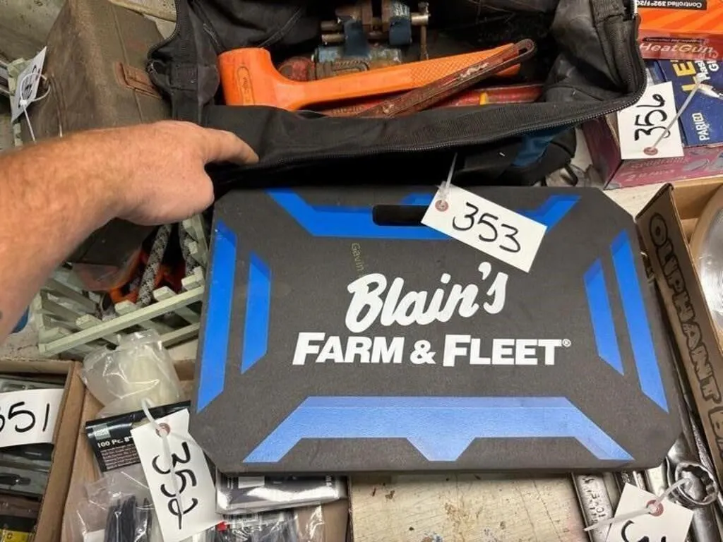 Kneeling Pad & Tote w/tools
