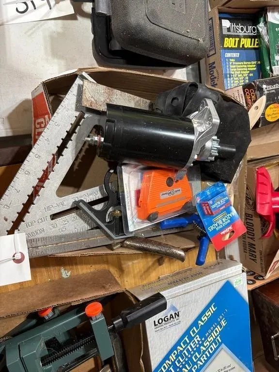 Squares, Snow & Ski Service Tool