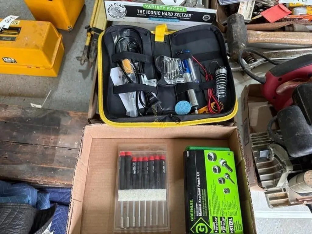 NIB Greenlee Manual Knockout Punch kit