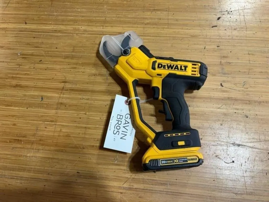 New Dewalt 20V Pruner w/battery