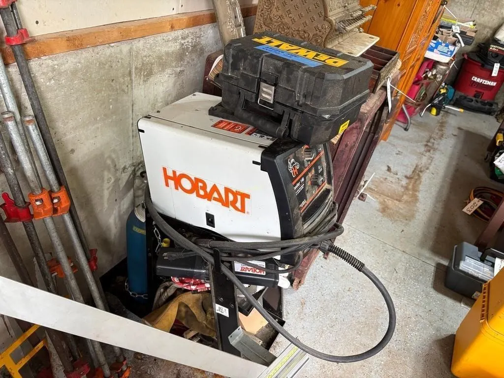 Hobart Handler 140 Welder & Cart