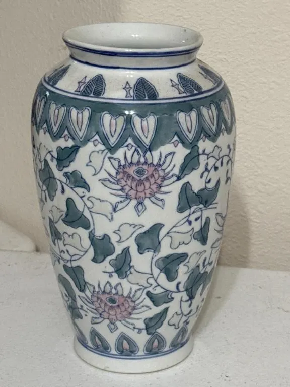 9" Vintage Chinese Vase Pink Green Chinoiserie