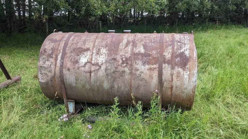 Metal 500 gallon skid water tank