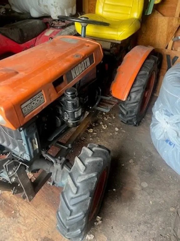 Kunota B6000 tractor , 4wd 12.5hp 2 cyl diesel